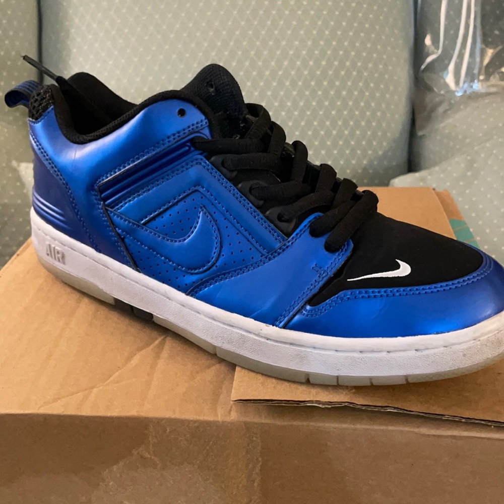 Nike Air. Blue/black. Size 8.5.